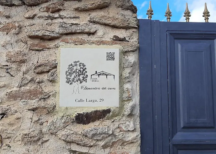 El Almendro Del Cura *